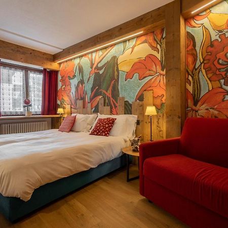 Hotel & Ristorante Serenella Breuil-Cervinia Exteriör bild