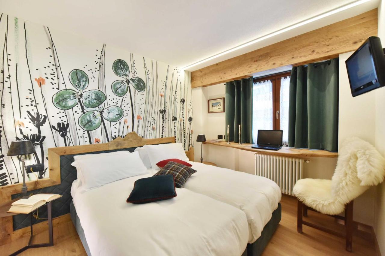 Hotel & Ristorante Serenella Breuil-Cervinia Exteriör bild
