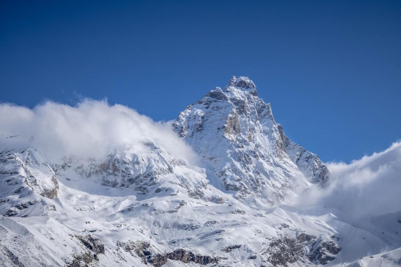 Hotel & Ristorante Serenella Breuil-Cervinia Exteriör bild