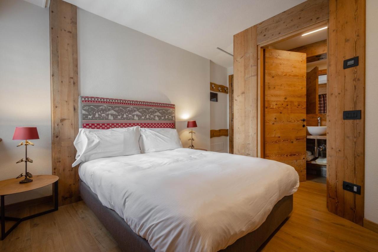 Hotel & Ristorante Serenella Breuil-Cervinia Exteriör bild