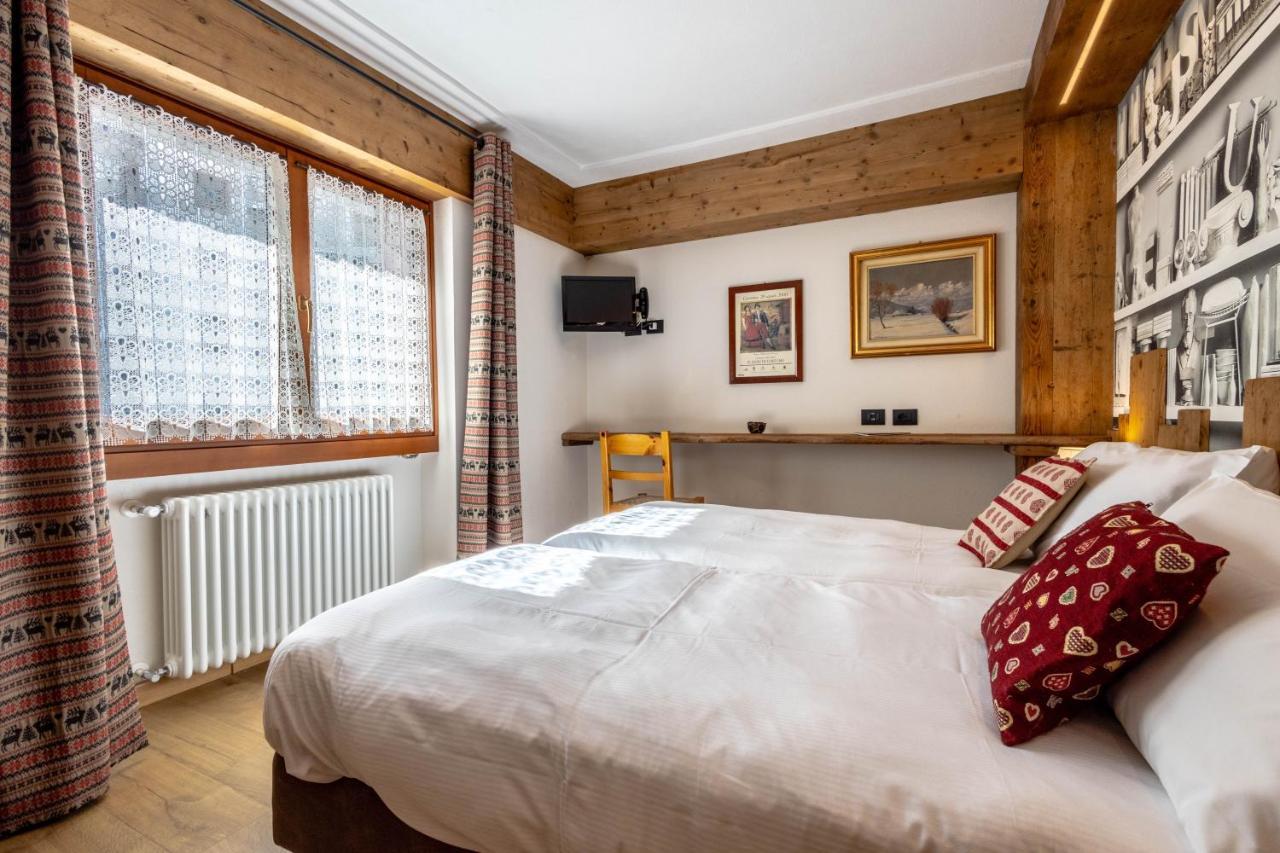 Hotel & Ristorante Serenella Breuil-Cervinia Exteriör bild
